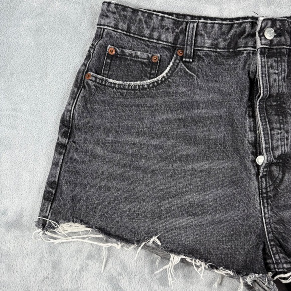 ZARA Women's Black Wash Denim Shorts High Waist Distressed Hem Size 14 - Picture 2 of 9